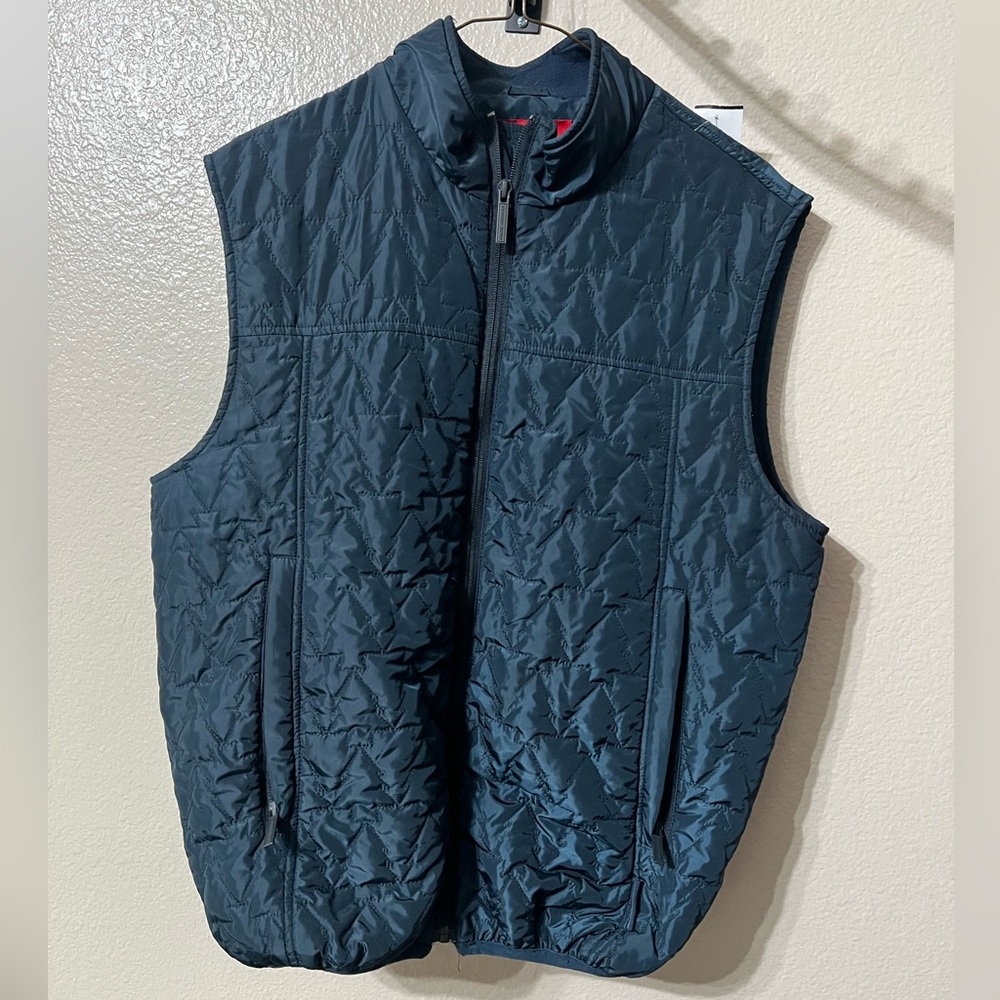 Southern Proper CASHIERS QUILTED VEST - BLUEBERRY-SZ- Medium. EUC
